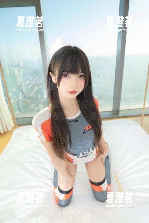 神楽坂真冬 最近迷上神楽坂真冬的猫爪白丝系列,图片里的每一丝都好传奇,根本停不下来!