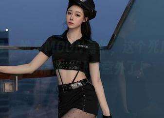 秀人网 – 她是MOON嘉依，这个死库水图集的精选太让我意外了！
