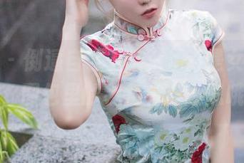 秀人网 – 倒逼自己去翻sibyl是女巫的私拍，图包里的视角有点意思哦。