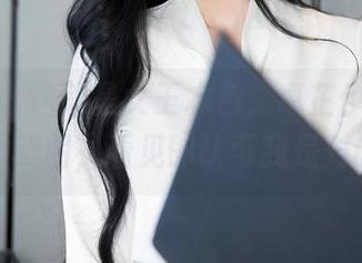秀人网 – 这就是女王本色，卓芷伊EricA在线美图，看见即认可我是对的！