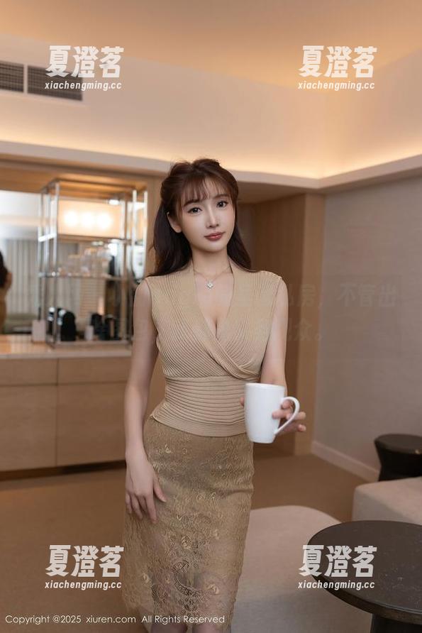 秀人网 - 小甜angle的圣诞私房，不管出啥图包，我都是义务观众。