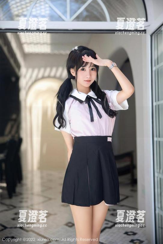 秀人网 - 她是悠悠YOYO，但有段时间她更像个在线的厨娘资源。