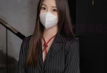秀人网 – 这一刻，汐汐爱吃草莓的少女写真在网盘里等你！