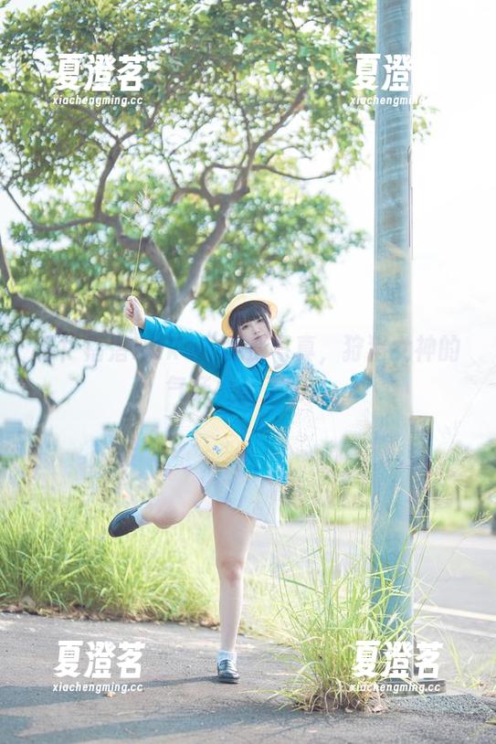 看！落落Raku的免费写真，狩猎女神的气场太强了吧。