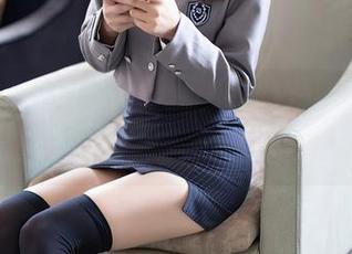 语画界 – 短裙在网盘上等你，程开心准备好带你飞了！