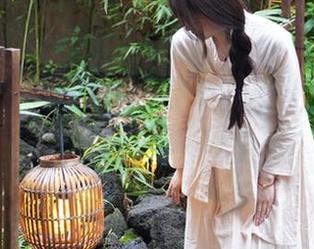 微密圈 – 俩兔子好会玩！轩子巨二兔的妲己写真更新啦！
