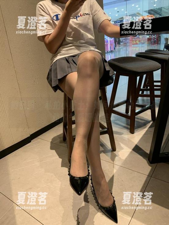 微密圈 - 私拍小贴士：如何优雅地展示雅雅的气质呀的美腿