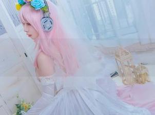 韶陌陌的黑色套图，呃，这太会玩了吧，摄影师是不是脑洞大开？