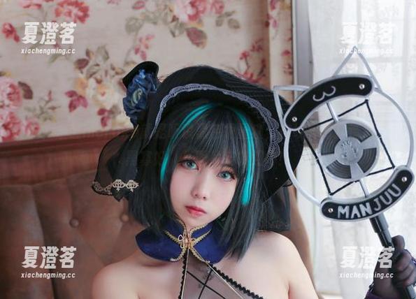 对，魅瞳meroko就是听说黑色很显瘦，在线努力打造成“黑寡妇”，图片反转期待！