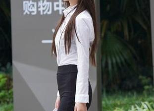 魔镜街拍 – 私拍界的艾小青，超短裙加肉丝，资源是不是有点小火？