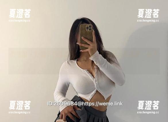 微密圈 - 短裤下的黑饱宝：原图探险图集，找寻那一丝不易察觉的精彩！
